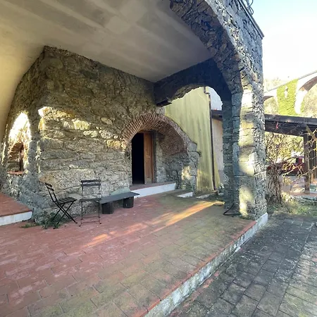 Nyaraló Sorprendente Oasi Nei Boschi Di Savona *