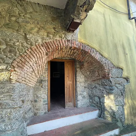 Nyaraló Sorprendente Oasi Nei Boschi Di Savona Altare